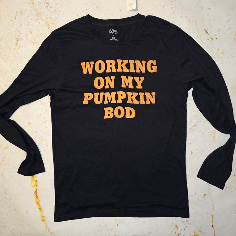 NWT City Streets “Working On My Pumpkin Bod” Halloween Shirt Size M Long Sleeve